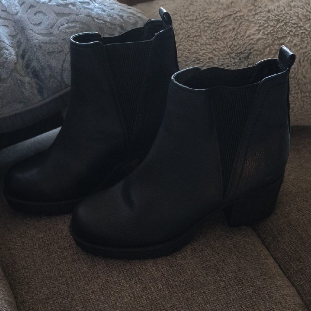 MIA Black Chelsea Ankle Booties with Block Heel